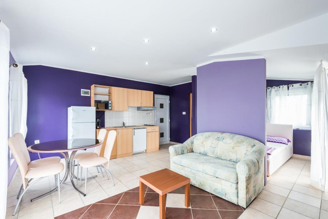 Apartments Mahnet Vir Værelse billede